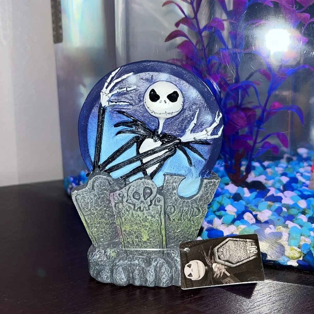 Halloween fish tank decoration